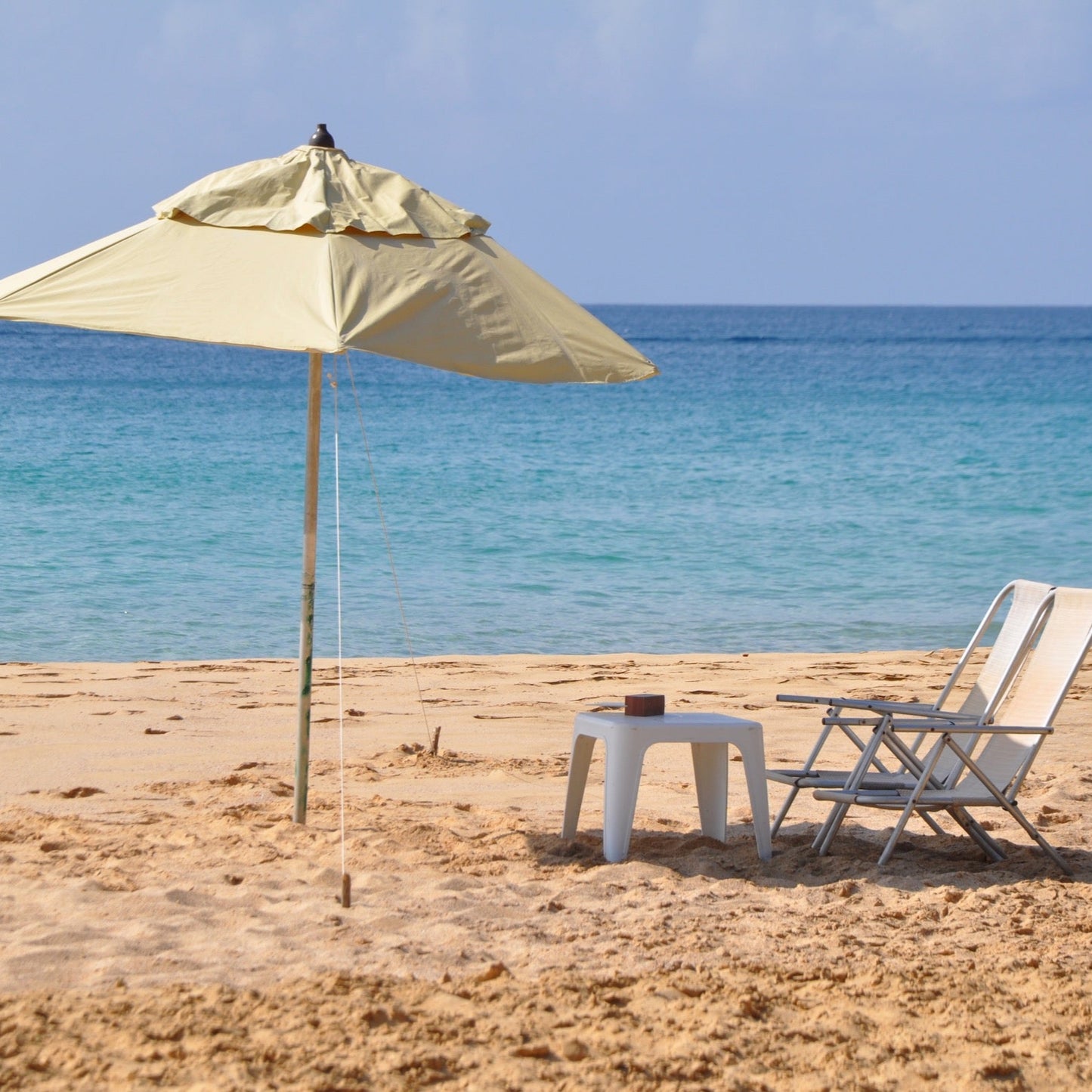 Diária de guarda sol e cadeiras